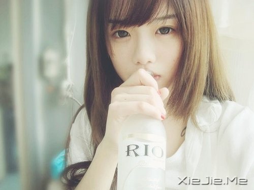 我在试着遗忘,我在试着坚强 (1)